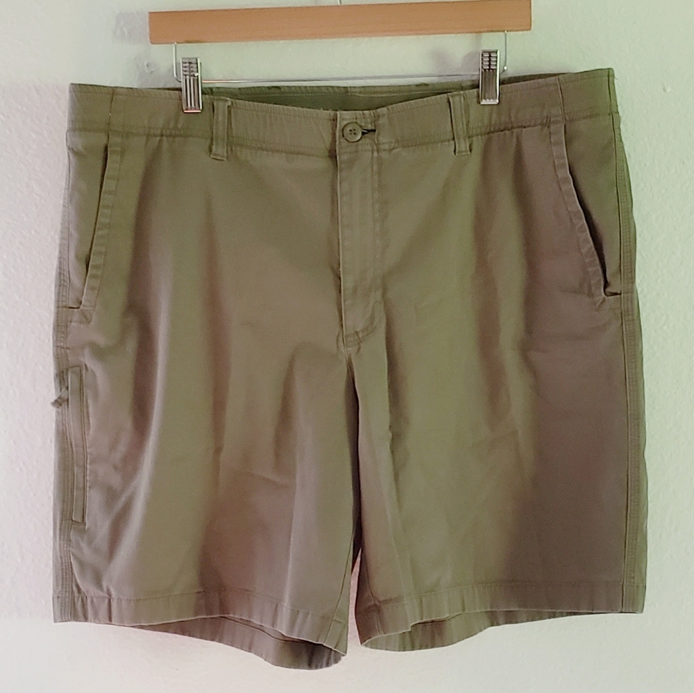 LL Bean Classic Fit Men Cotton Blend Shorts Cargo 42 Olive Khaki